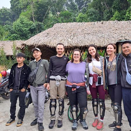 Homestay Field - Bungalow, Ha Giang Loop Tour, Motorbikes Rental ภายนอก รูปภาพ