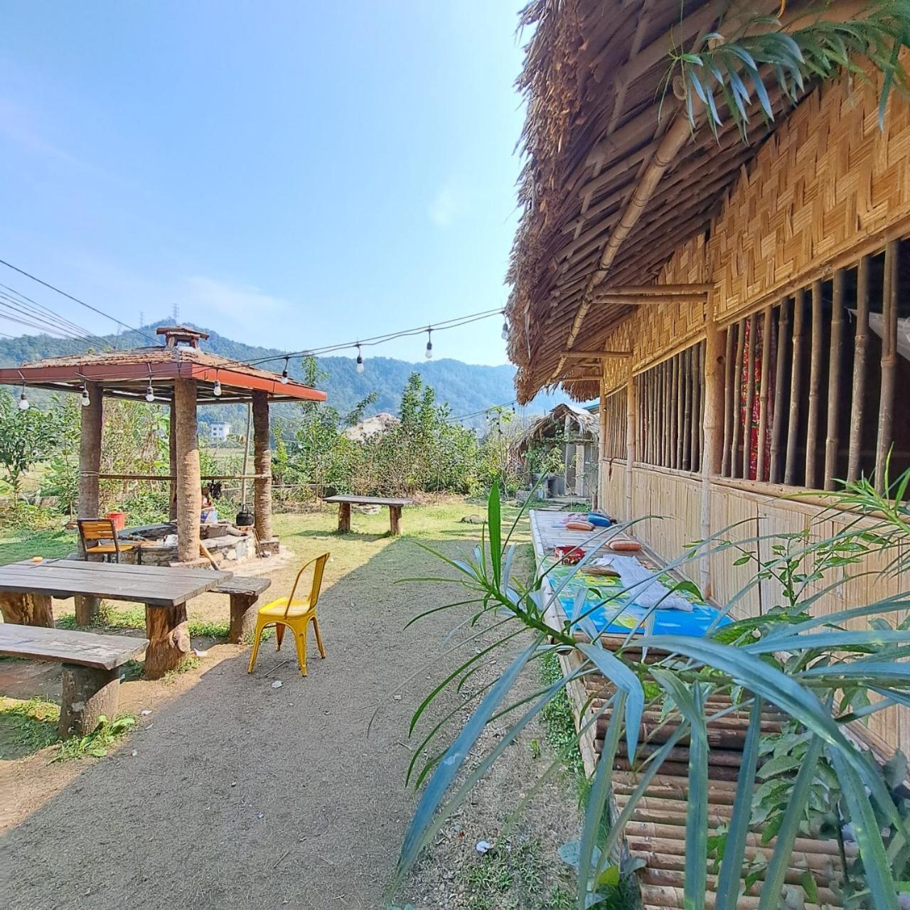 Homestay Field - Bungalow, Ha Giang Loop Tour, Motorbikes Rental ภายนอก รูปภาพ
