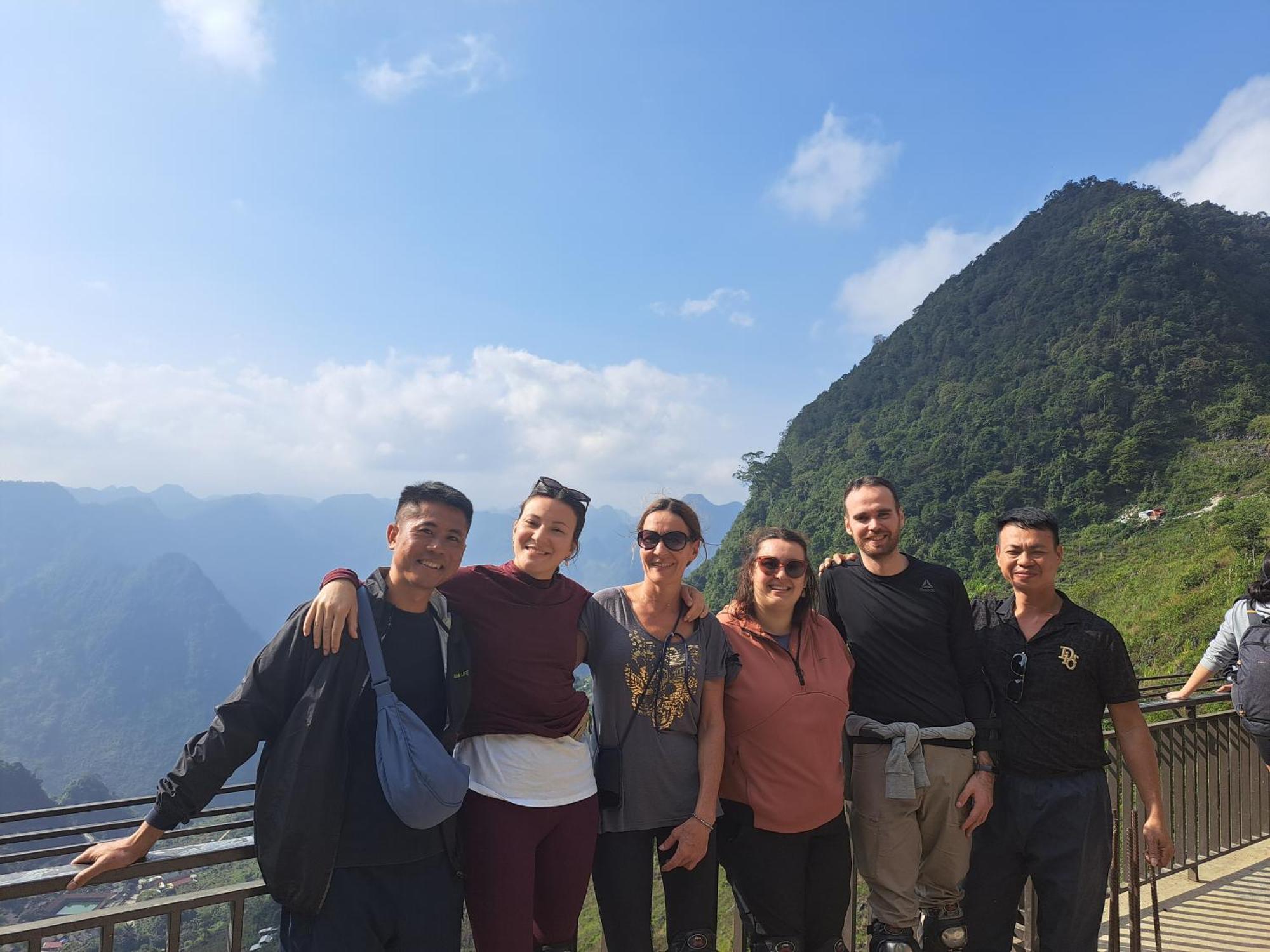 Homestay Field - Bungalow, Ha Giang Loop Tour, Motorbikes Rental ภายนอก รูปภาพ