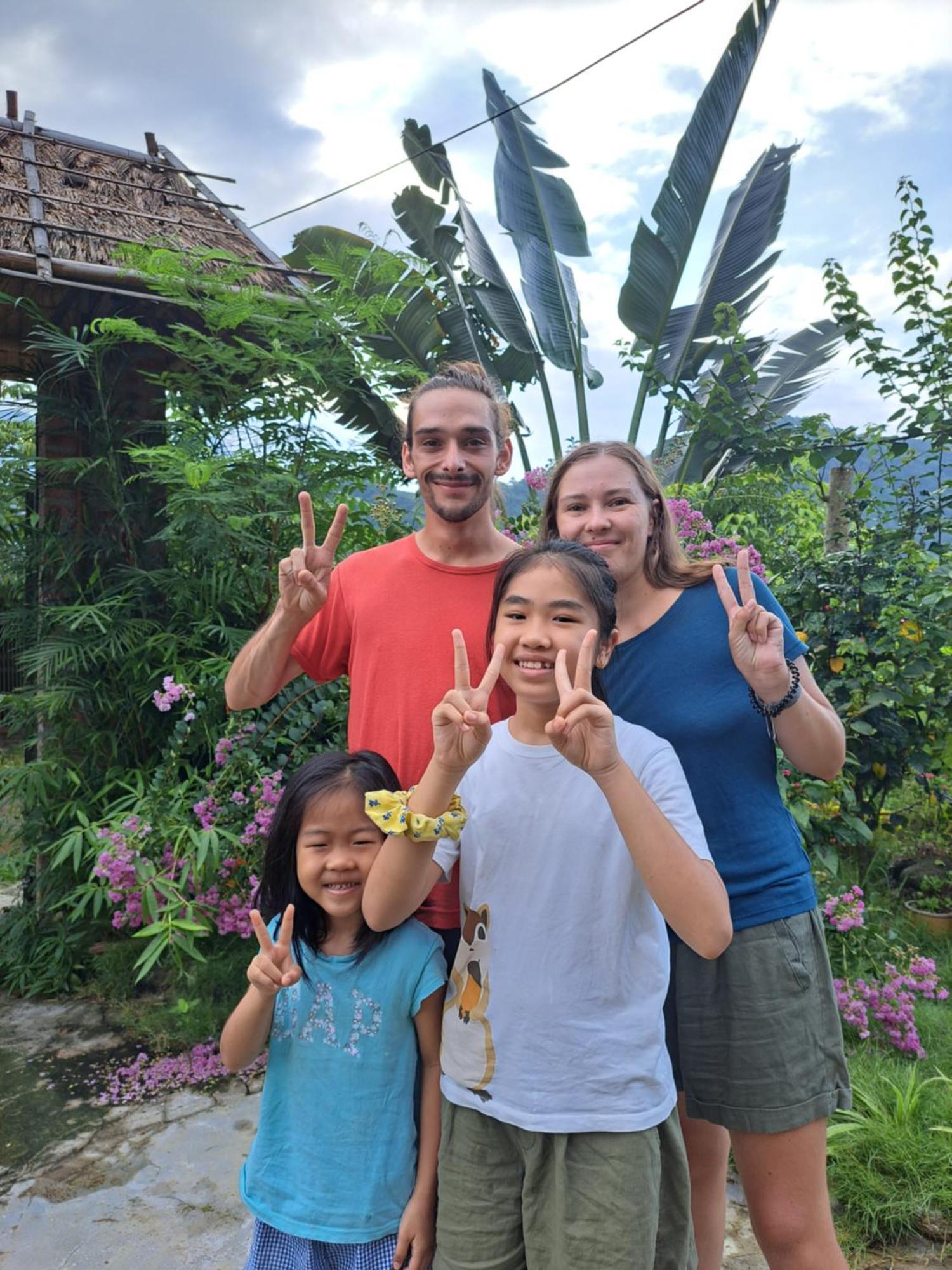 Homestay Field - Bungalow, Ha Giang Loop Tour, Motorbikes Rental ภายนอก รูปภาพ