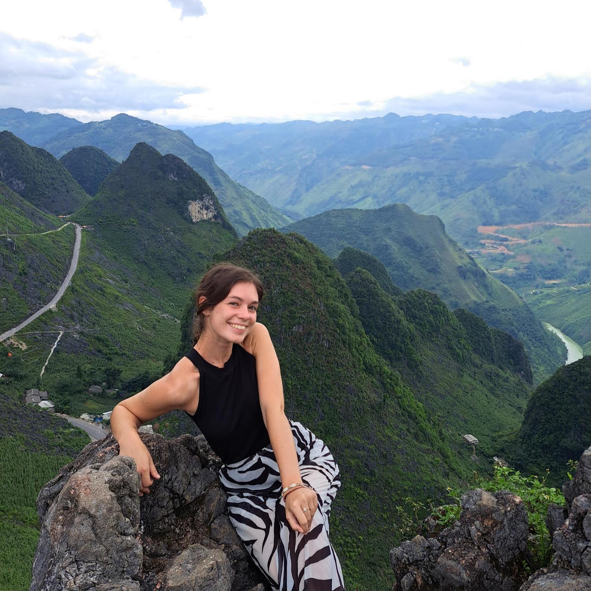 Homestay Field - Bungalow, Ha Giang Loop Tour, Motorbikes Rental ภายนอก รูปภาพ