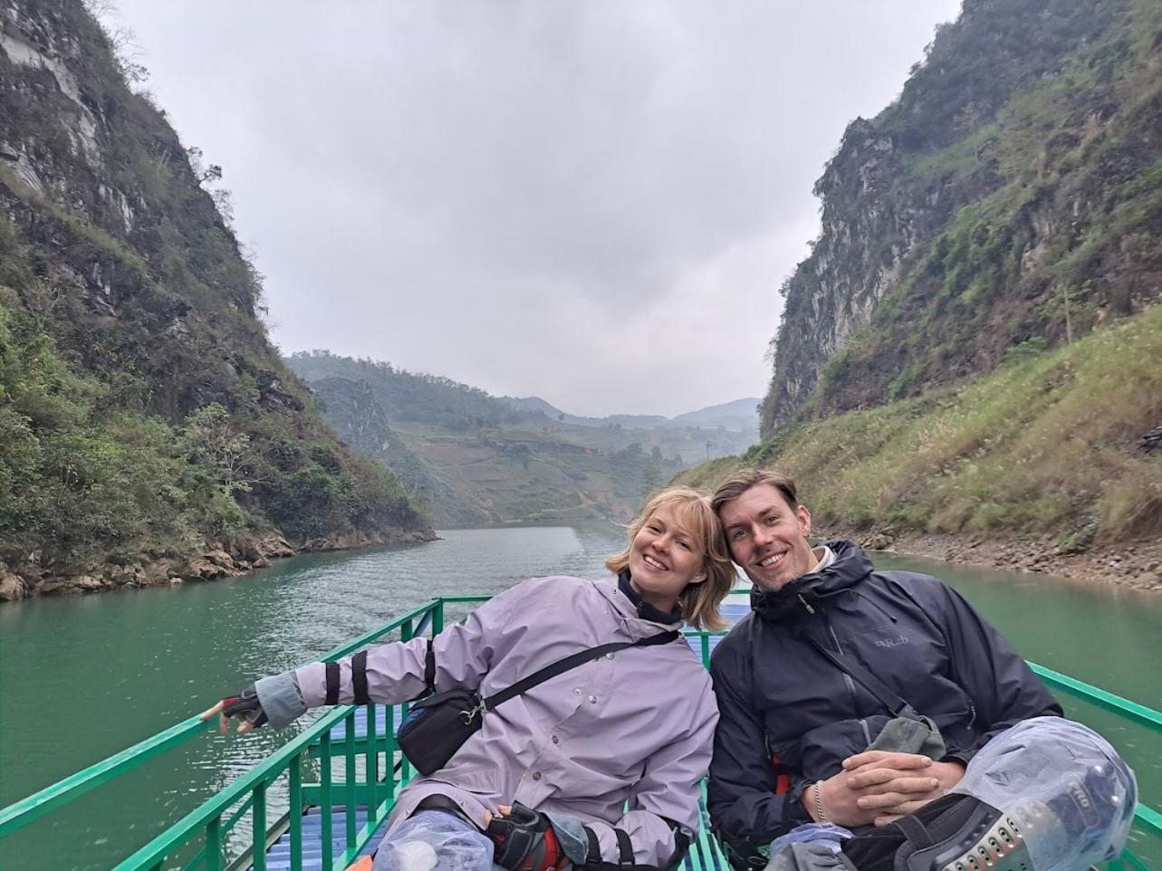 Homestay Field - Bungalow, Ha Giang Loop Tour, Motorbikes Rental ภายนอก รูปภาพ