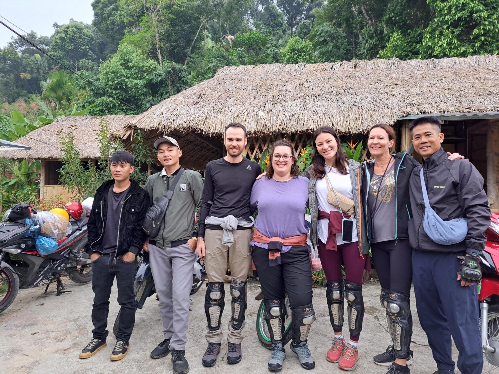 Homestay Field - Bungalow, Ha Giang Loop Tour, Motorbikes Rental ภายนอก รูปภาพ